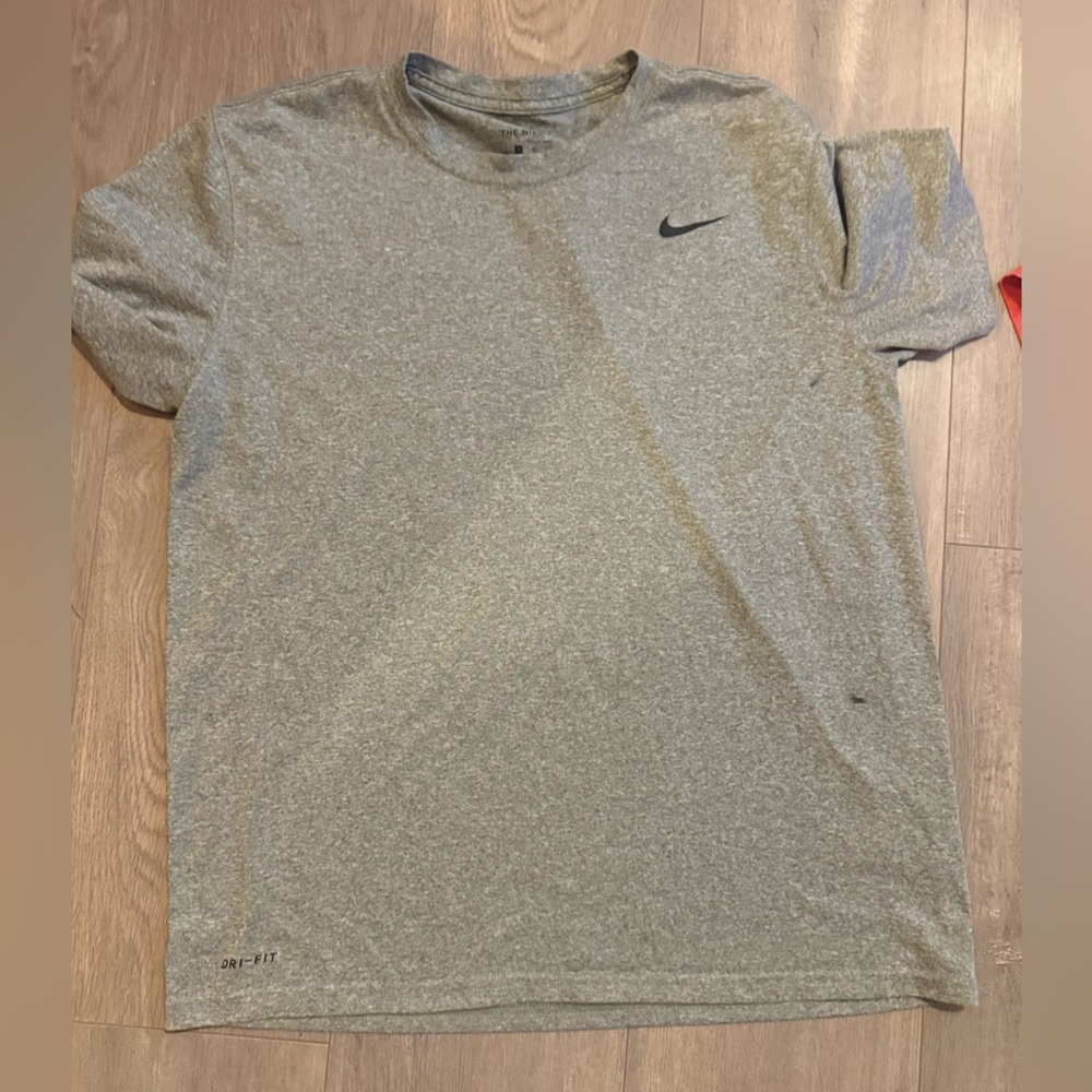 Nike Men’s Dri-Fit Training Tee – Grey – Size Large